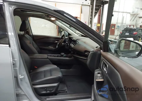 2021 Nissan Rogue Sl Intelligent Awd z USA, uszkodzony, nr VIN 5N1AT3CB6MC843016